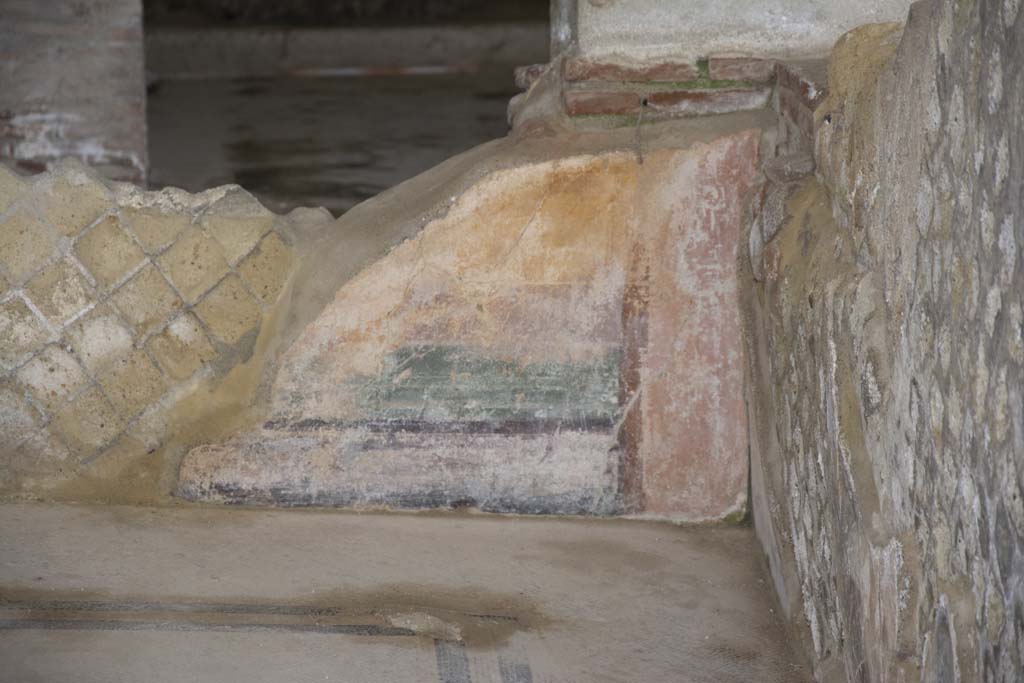 Villa dei Papiri, March 2019. Room (f), oecus, detail from north wall at east end.
Foto Annette Haug, ERC Grant 681269 DÉCOR.